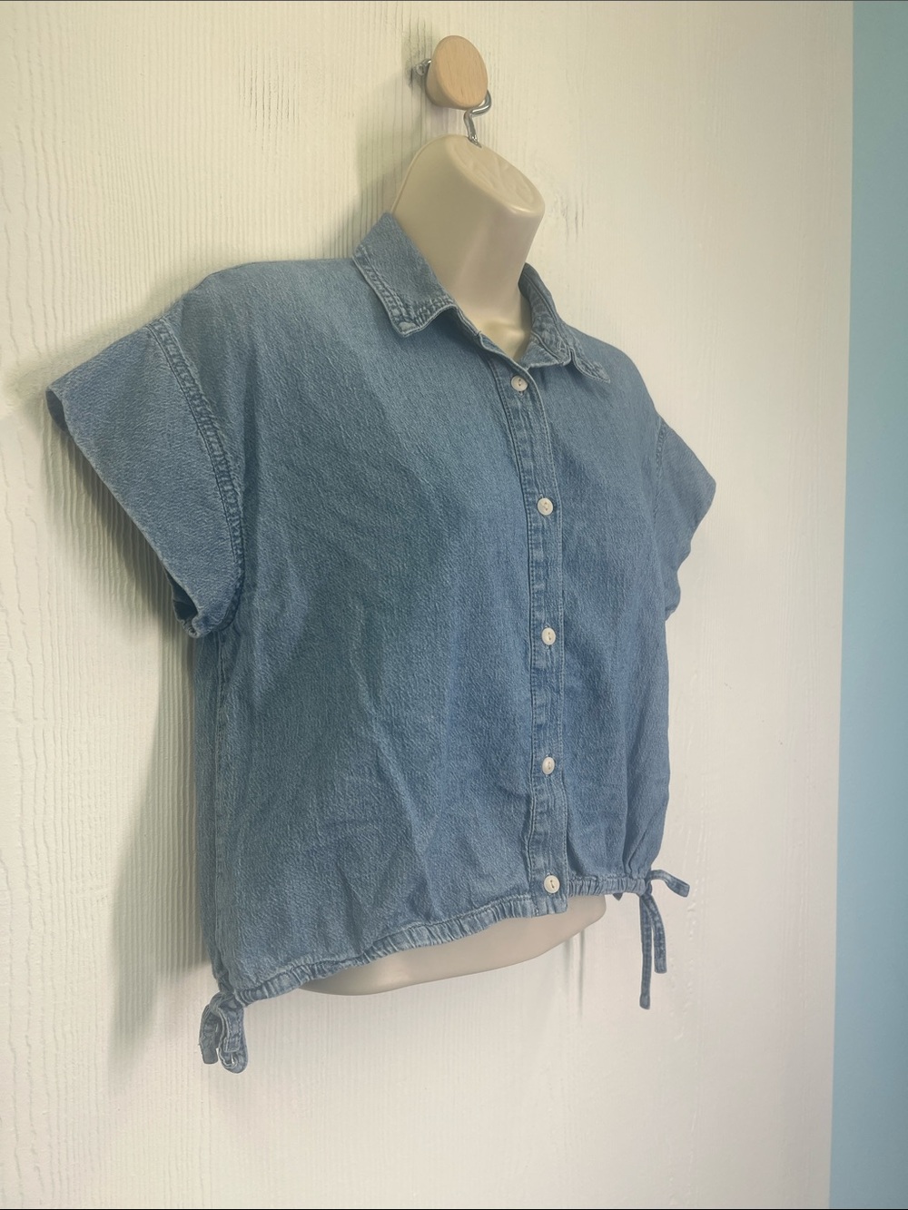 Madewell - Lightwash Button Down Cotton Side Tie Short Sleeve Blouse Size Small - Picture 4 of 9